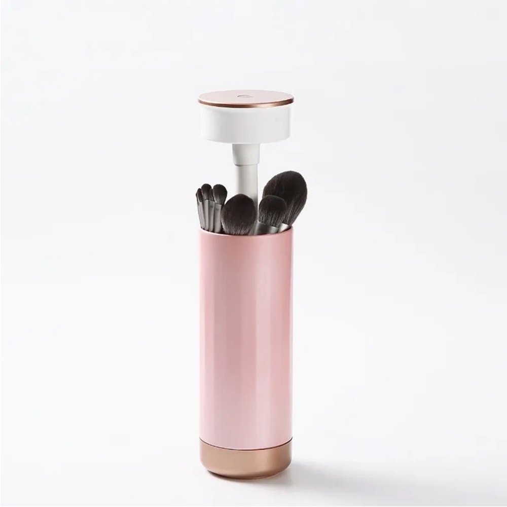 Makeup brush case, automatic uv cleaning